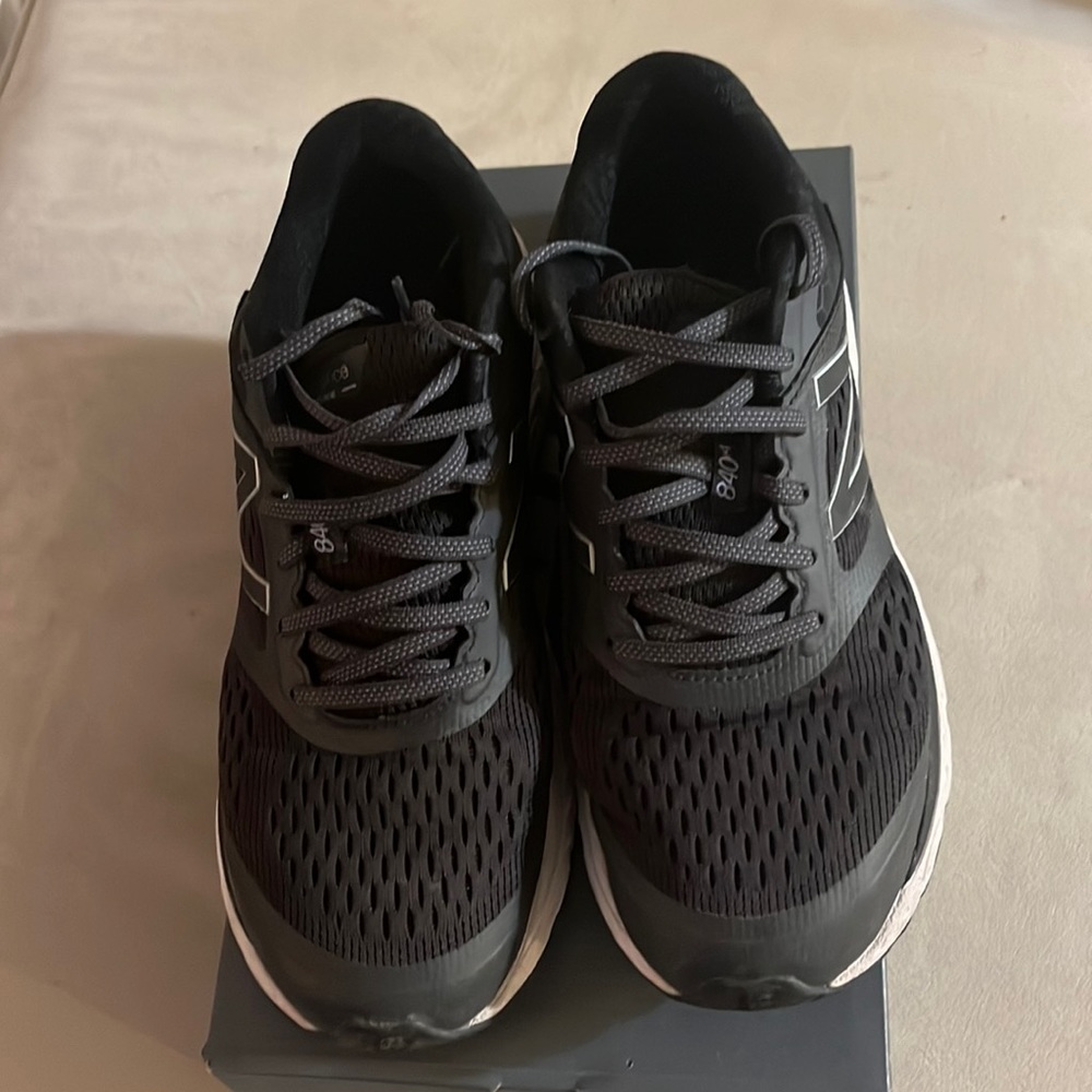 Ladies new balance running shoes